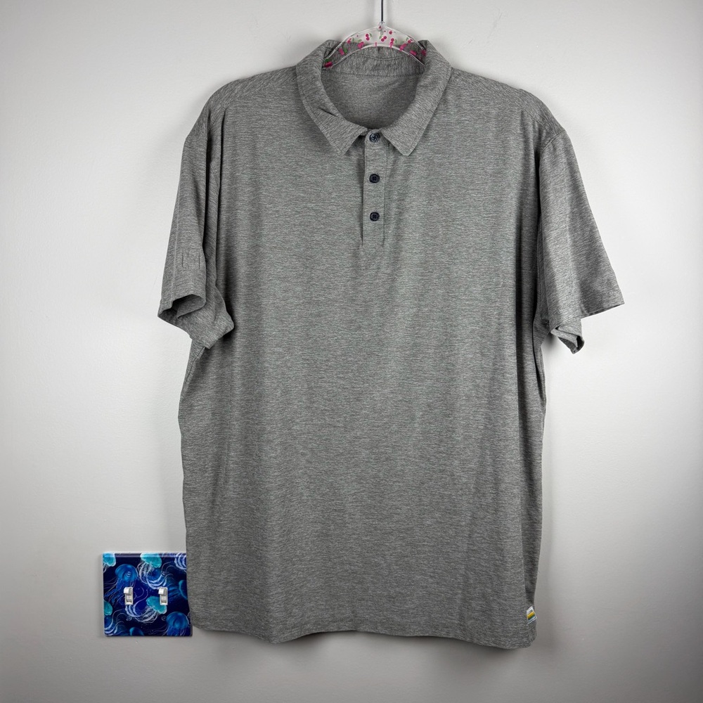 Men’s Vuori Strato Tech Polo Heathered Gray Shirt XL Performance Jersey Golf